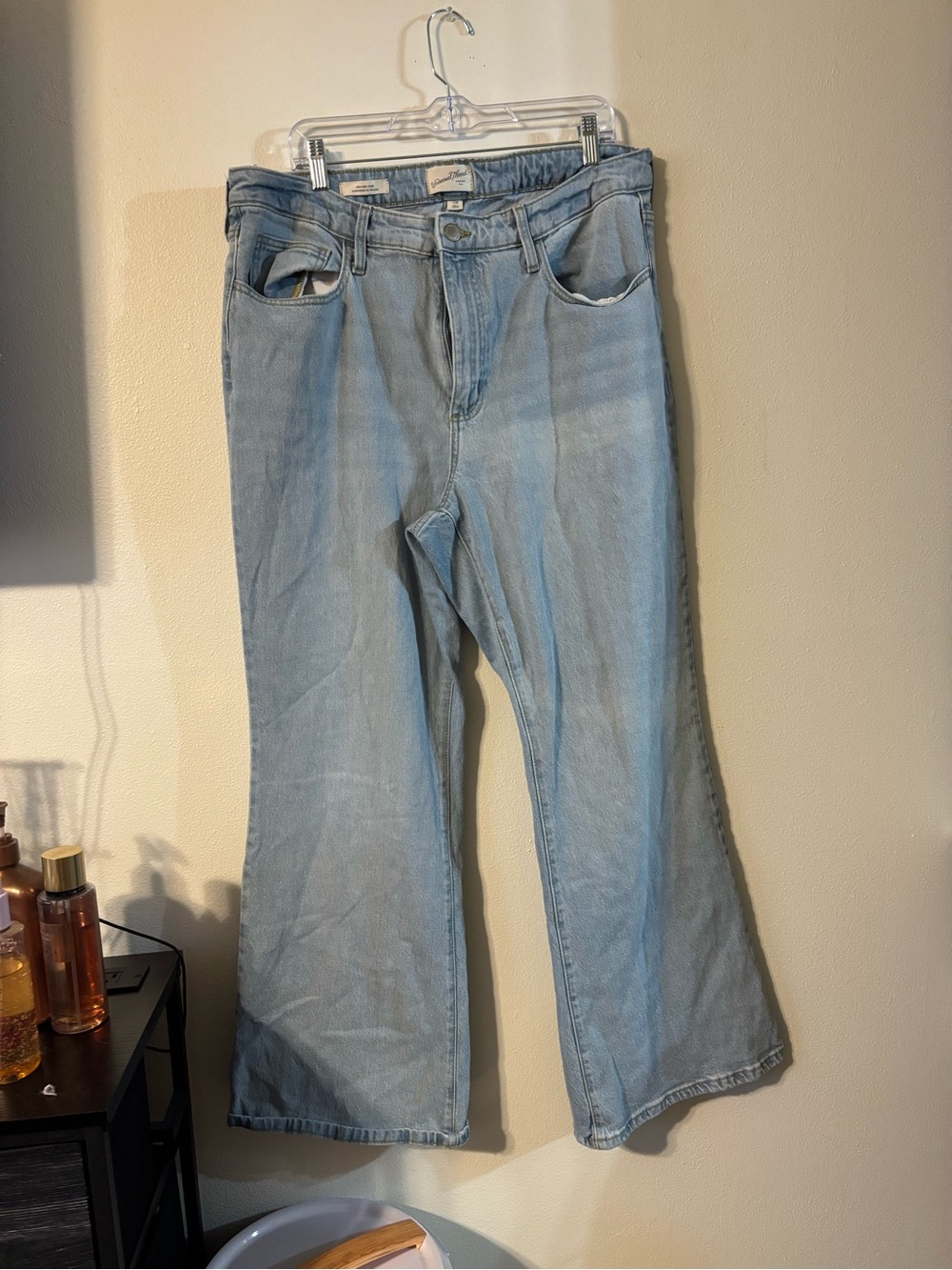 Universal Thread Light Blue Wide-Leg Jeans